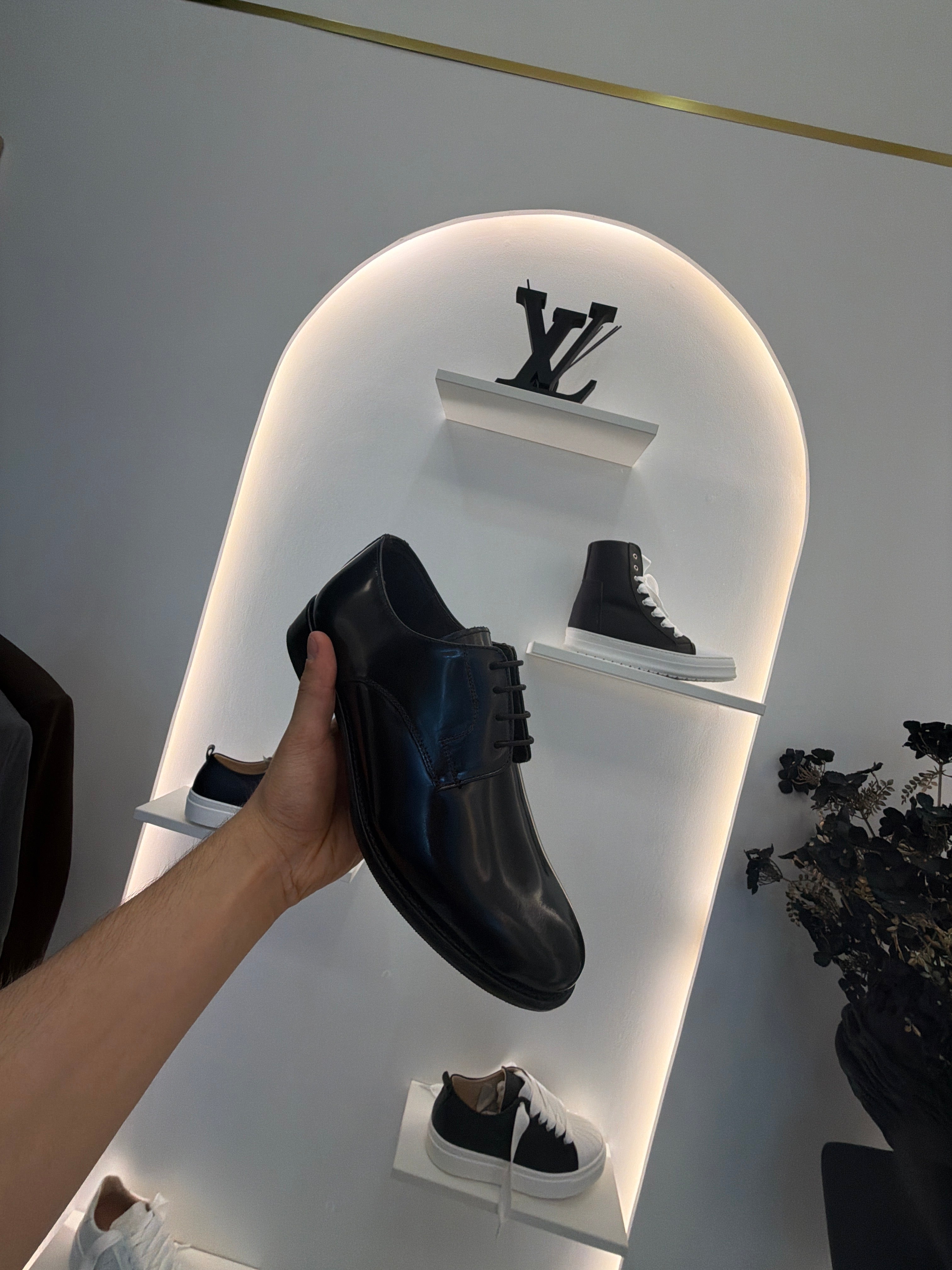 Pezzella’s mocassino “derby”