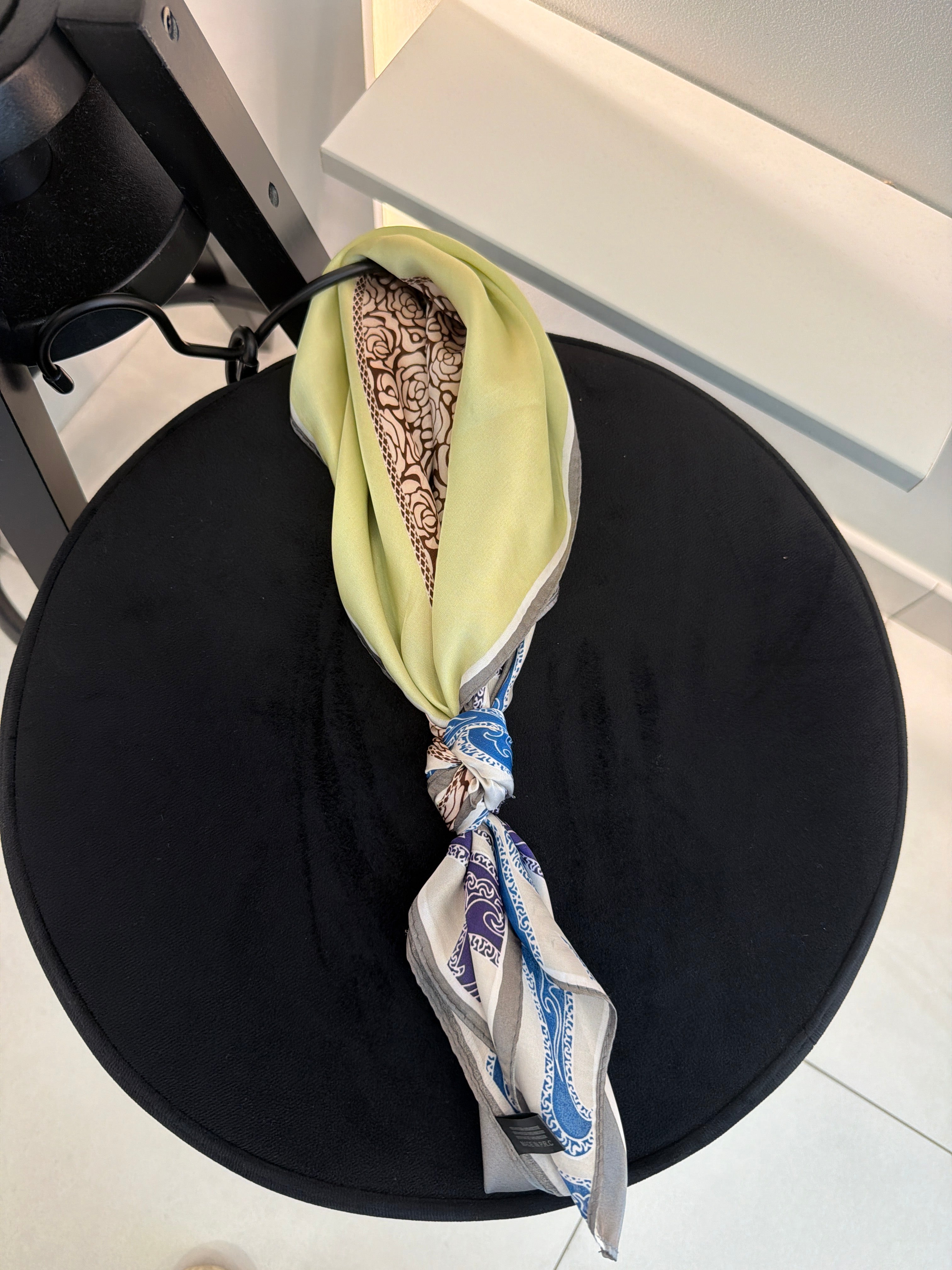Pezzella’s Foulard Marino