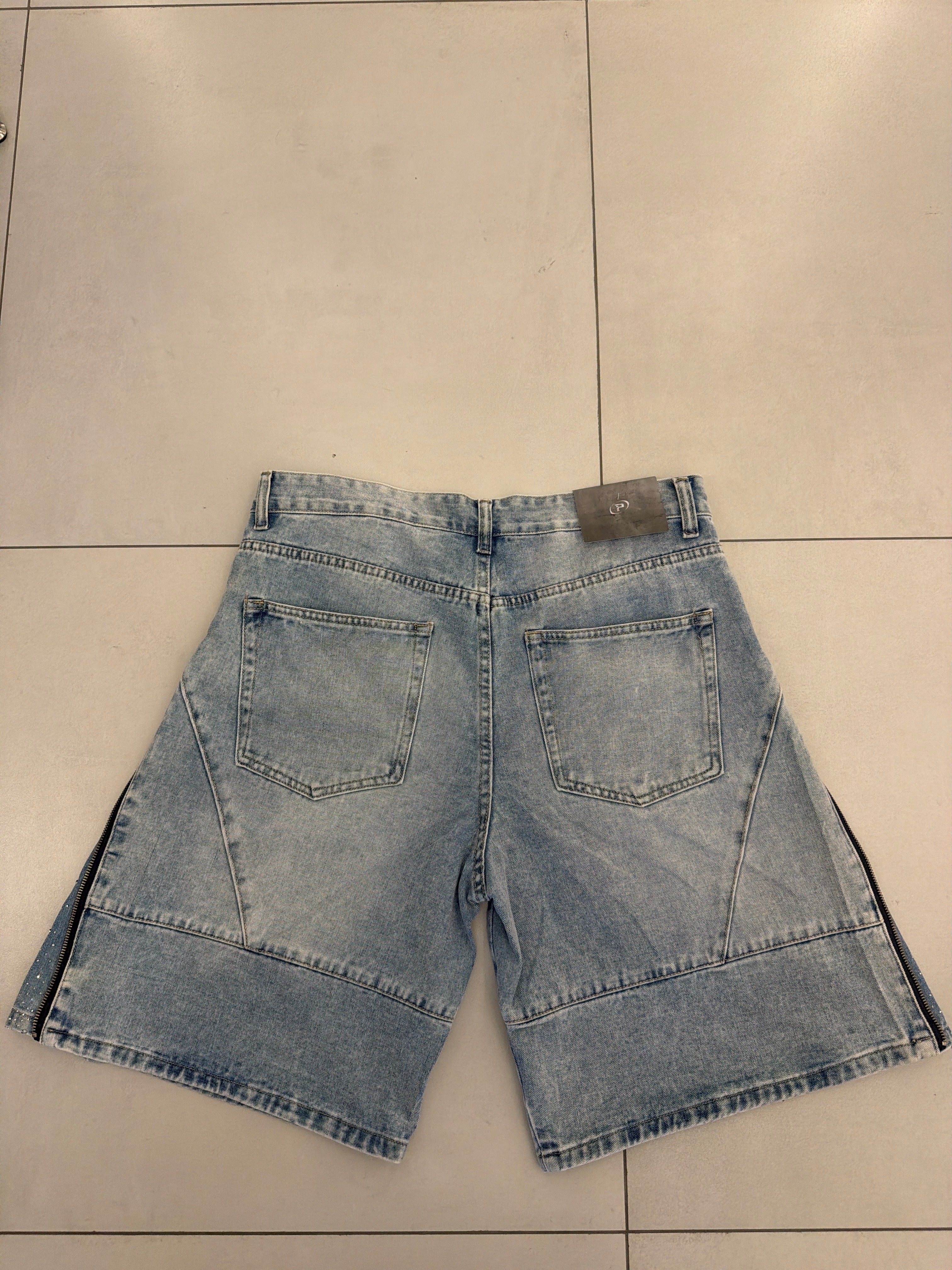 Bermuda denim zip laterale con strass